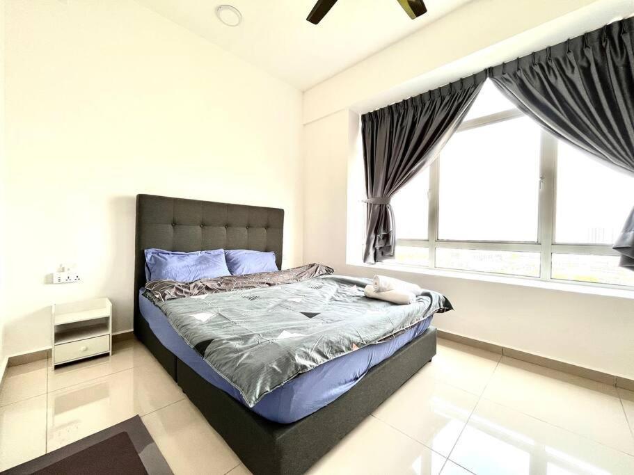 Urban Home-Swimming Pool-City Center Malacca Exterior photo